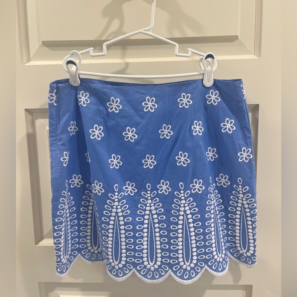 Vineyard Vines Embroidered Scalloped Skirt